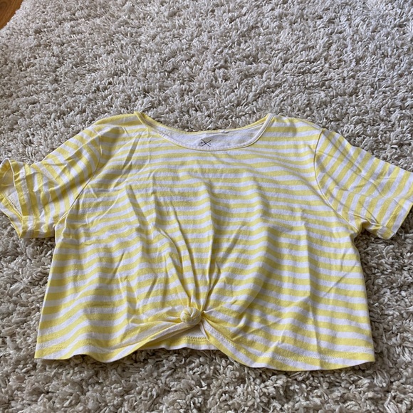 Crop top - Picture 1 of 3